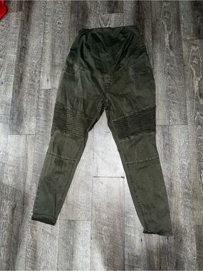 Isabel Maternity by Ingrid & Isabel Olive Green Moto-Style Maternity Cargo Pants